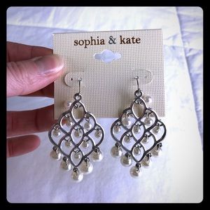 Sophia & Kate // One (1) Pair Chandelier Earrings